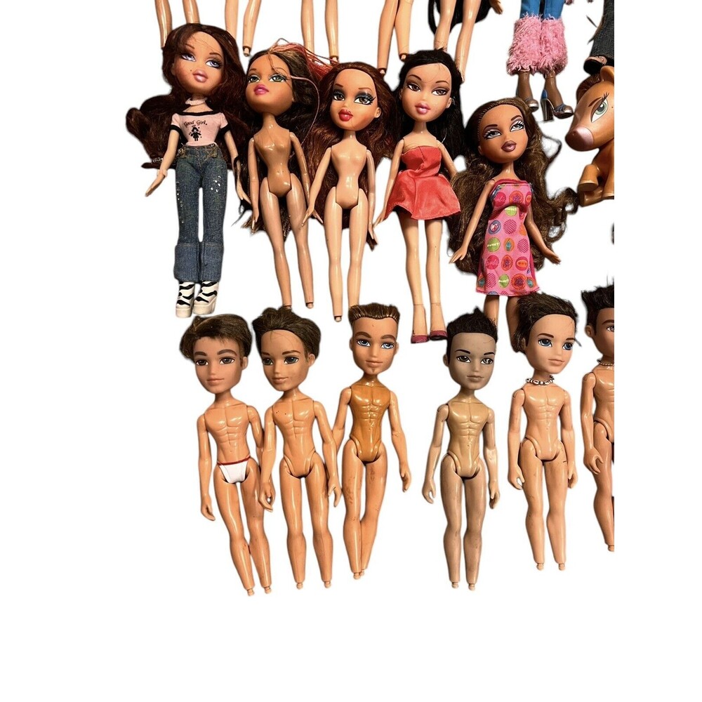 Vintage 90s 19 Bratz Dolls TLC Some Shoes & Cloths 2 Pony’s 1 Head & Motorcycle - Picture 7 of 8